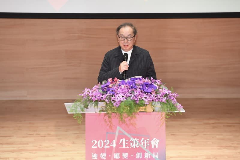 林百里出席生策年會擔任引言人 2024生策年會4日在台北舉行，邀請生策會副會長、 廣達董事長林百里（圖）擔任「醫療．科技產業新趨 勢、新機會」議程的引言人。 中央社記者翁睿坤攝  113年3月4日 