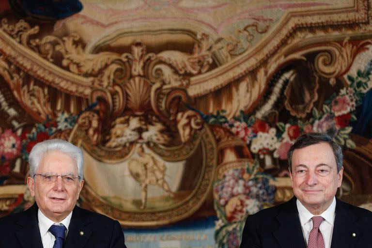 Sergio Mattarella, el presidente de Italia, y el primer ministro Mario Draghi