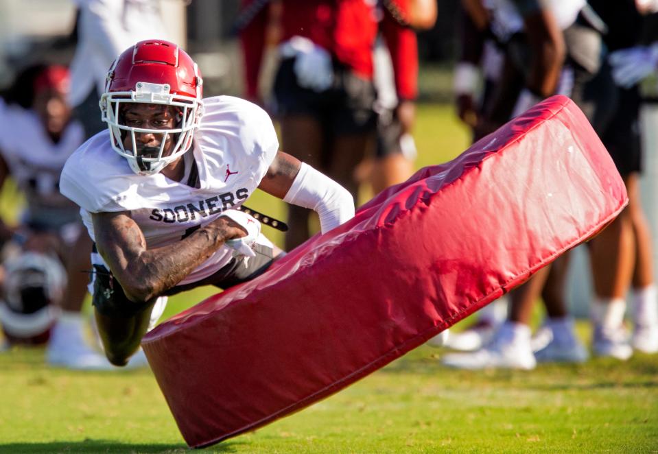 University of Oklahoma football player Joshua Eaton (1) takes part in team practice on Tuesday, Aug. 10, 2021, in Norman, Okla. 