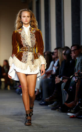 Etro goes 'Aristo-Indie' at Milan Fashion Week show