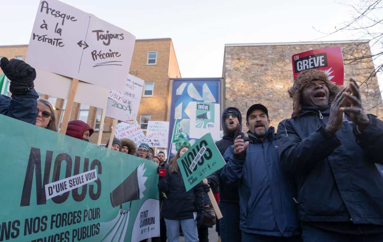 The common front has staged three strikes to date and are threatening an unlimited strike in the new year if no agreement is reached with the government before then.  (Christinne Muschi/The Canadian Press - image credit)
