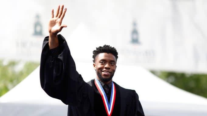 Actor Chadwick Boseman delivers commencement speech at Howard University in 2018. (Credit: Justin Knight)