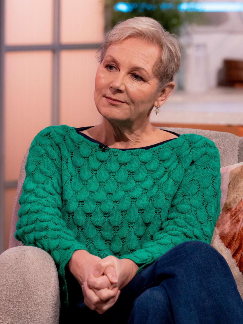 sue cleaver wears a green jumper on lorraine