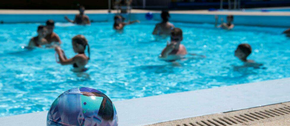 La piscine olympique de Nogent-sur-Marne, dans le Val-de-Marne, n'est plus chauffée en raison du prix de l'énergie. Le port d'une combinaison thermique est désormais obligatoire. (image d'illustration)  - Credit:Ketty BEYONDAS / MAXPPP / PHOTOPQR/JOURNAL SAONE ET LOIRE/