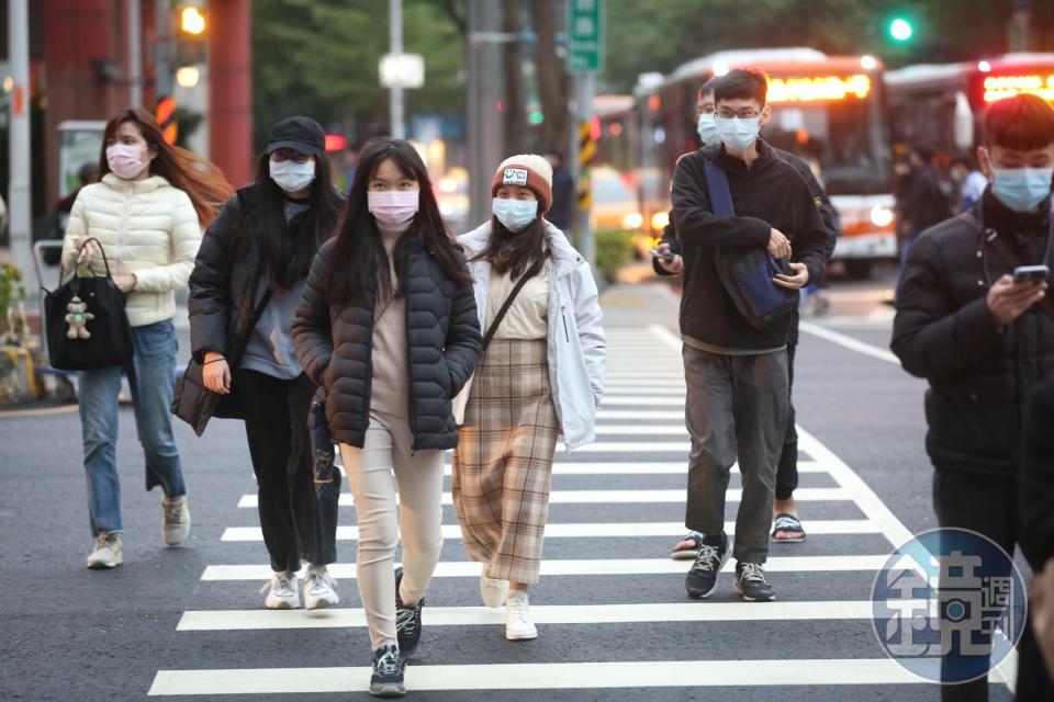 中央氣象署表示，大陸冷氣團或強烈大陸冷氣團影響，北部、東北部及東部天氣寒冷。（本刊資料照）