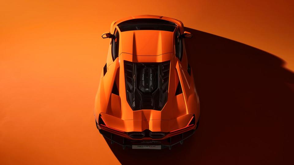 2024 lamborghini revuelto