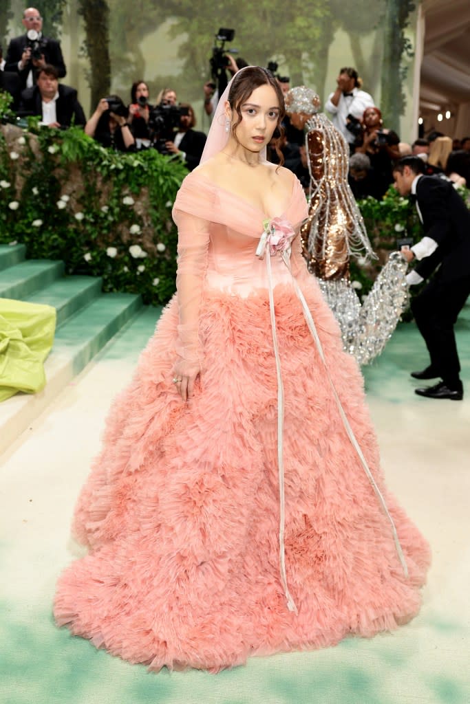 Laufey attends The 2024 Met Gala Celebrating "Sleeping Beauties: Reawakening Fashion" at The Metropolitan Museum of Art on May 06, 2024 in New York City.