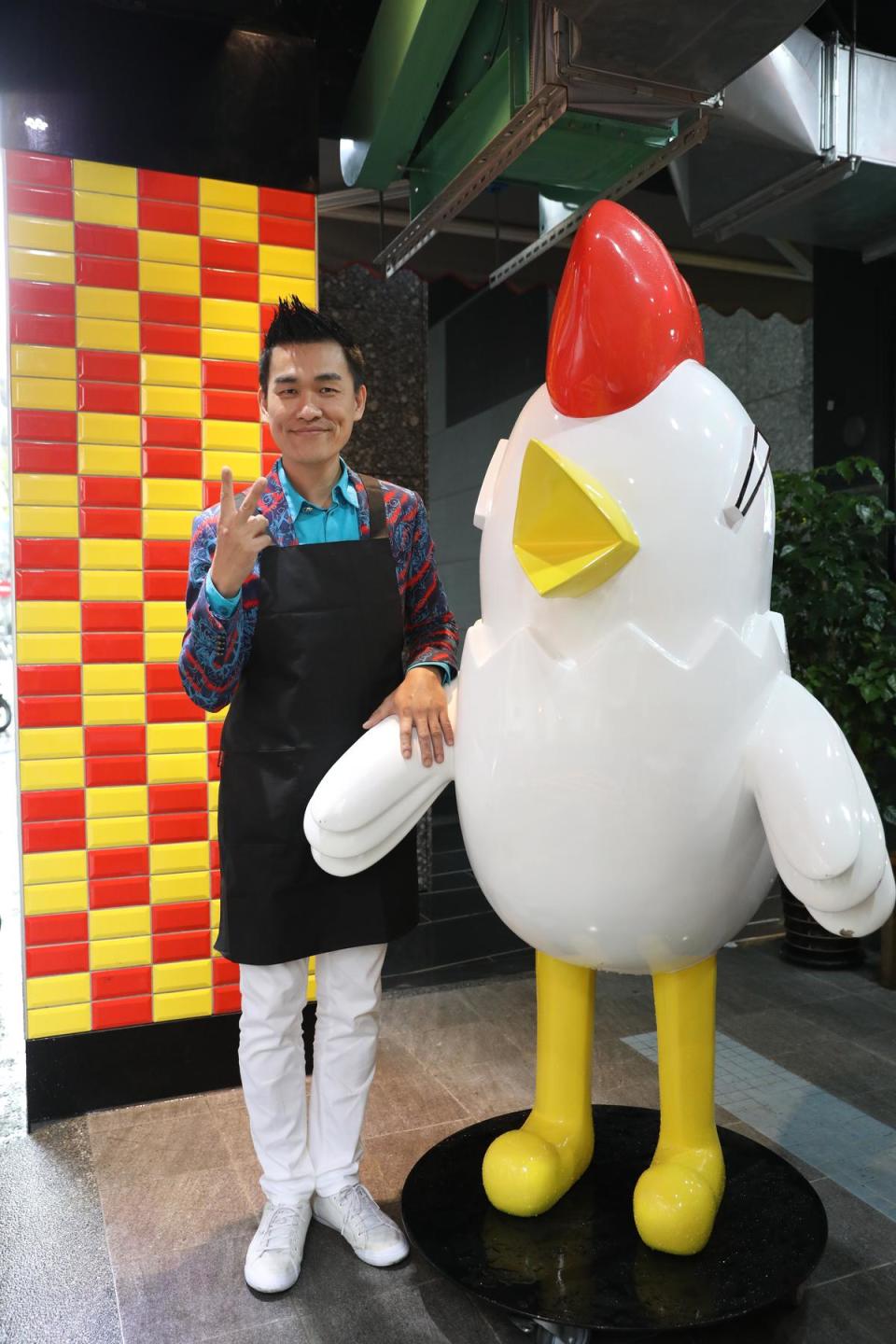 老闆李國華親自設計吉祥物，讓拉麵店形象和他本人一樣鮮明。