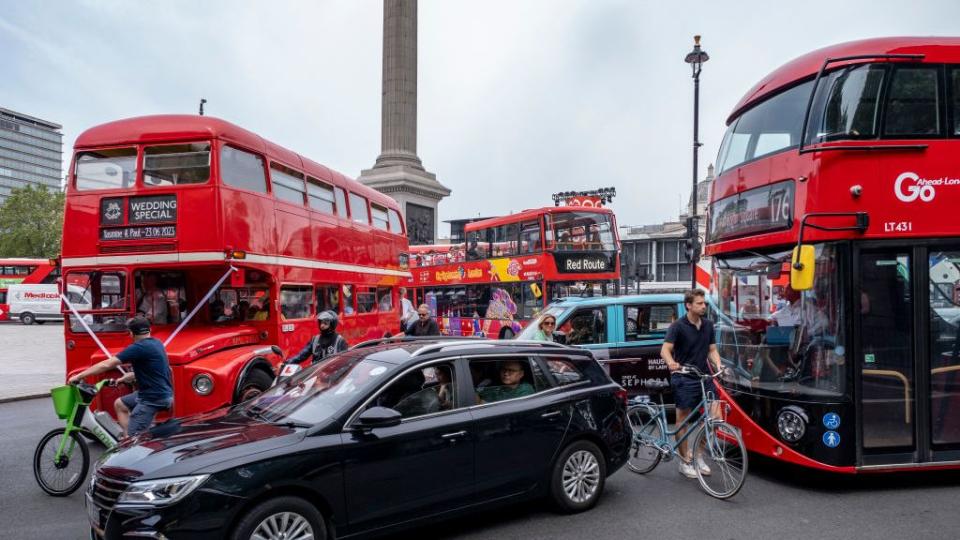 cycling through gridlock london