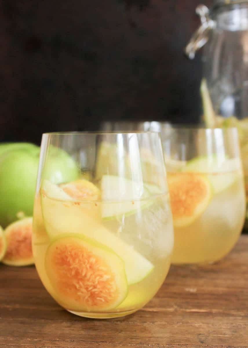 Sparkling Fig and Apple Sangria