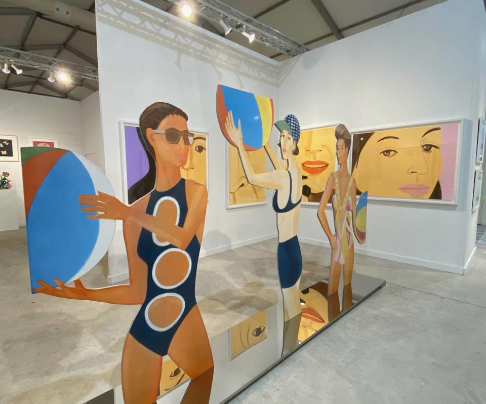 The signature style of painter Alex Katz is showcased at Art Miami.