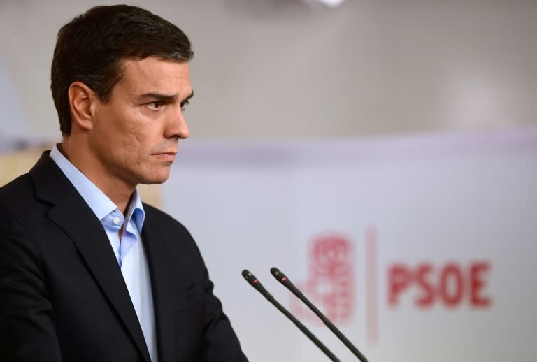 Spanish Socialist Party (PSOE) leader Pedro Sanchez gives a press conference at the party headquarters in Madrid on September 26, 2016