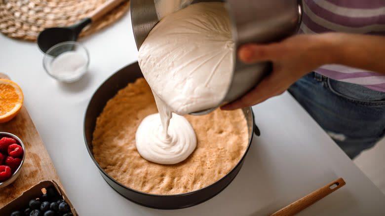 making cheesecake with pot