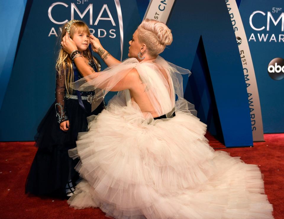 Pink dedicated a VMA win to daughter Willow and shared a heartwarming message about being yourself.