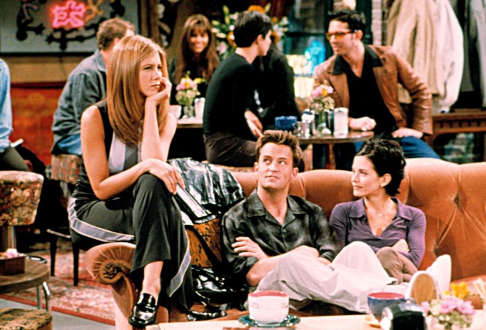 Jennifer Aniston (from left), Matthew Perry and Courteney Cox on “Friends” Everett Collection / Everett Collection