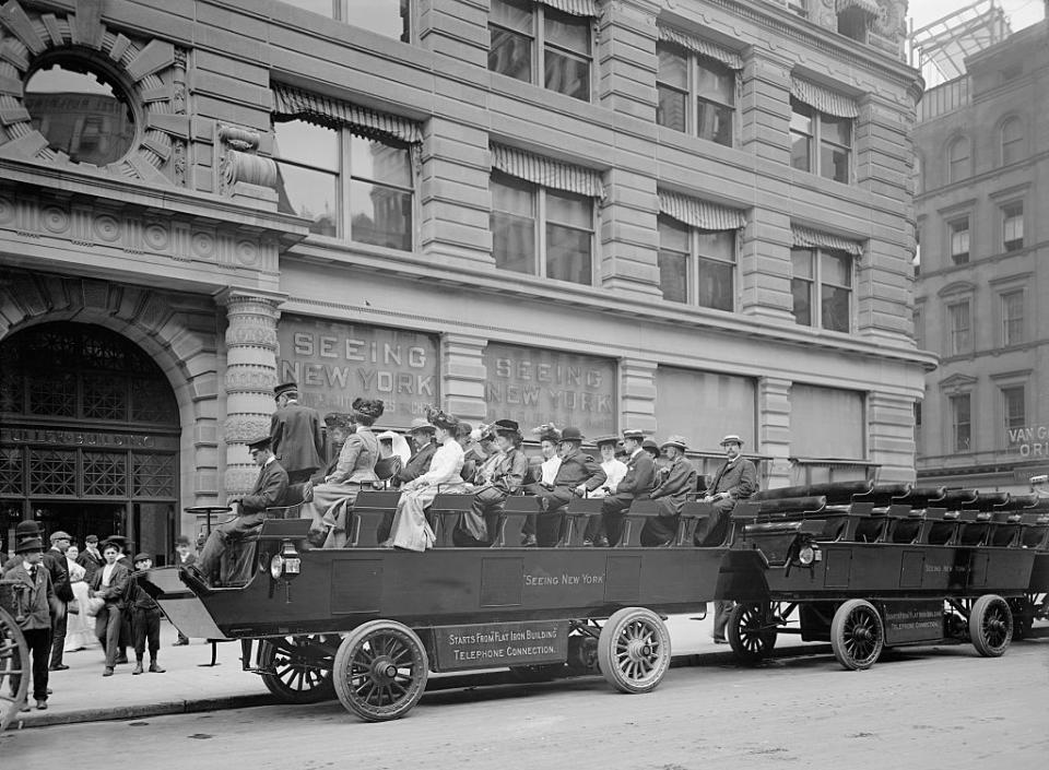 An old NYC tour bus