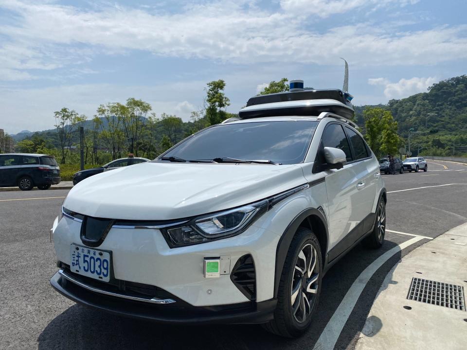 鴻海展示自駕車開發測試實驗車。圖／張家豪攝影