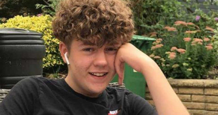 英國13歲少年被2名14歲少年埋伏後殺害身亡。（圖／翻攝自FB）