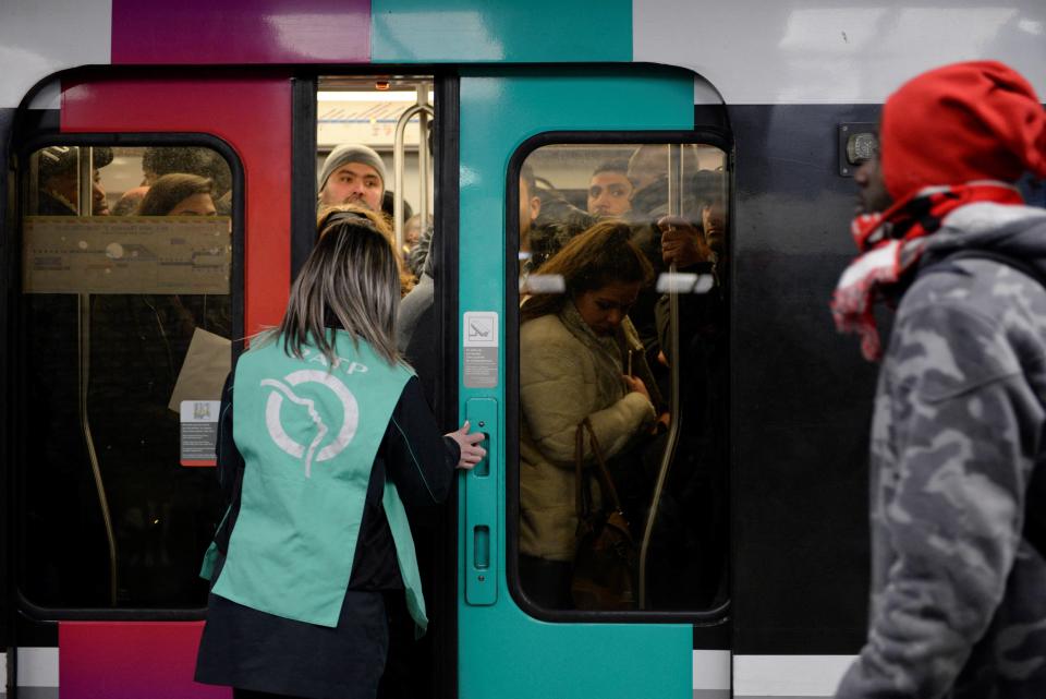 Un risque de pagaille est redouté ce lundi 14 août 2023 dans les transports parisiens.