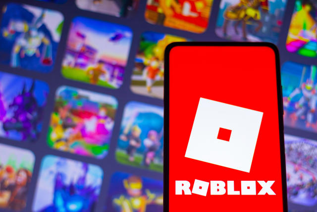 Claire Sweeney's warning to parents of 'dangerous' hackers on Roblox