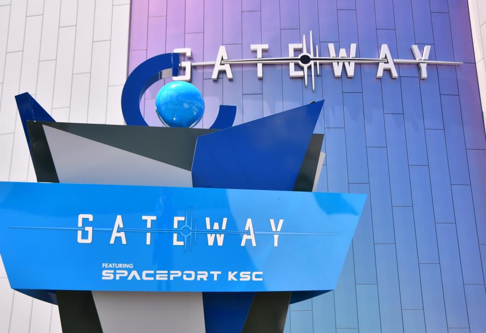 The media got a sneak peek inside Gateway: The Deep Space Launch Complex, the new attraction at Kennedy Space Center Visitor Complex. Besides interactive exhibits and four options for space travel, there are flight flown artifacts including the Orion EFT-1 Capsule, SpaceX Cargo Dragon COTS-2, and a SpaceX Falcon 9 booster. 
