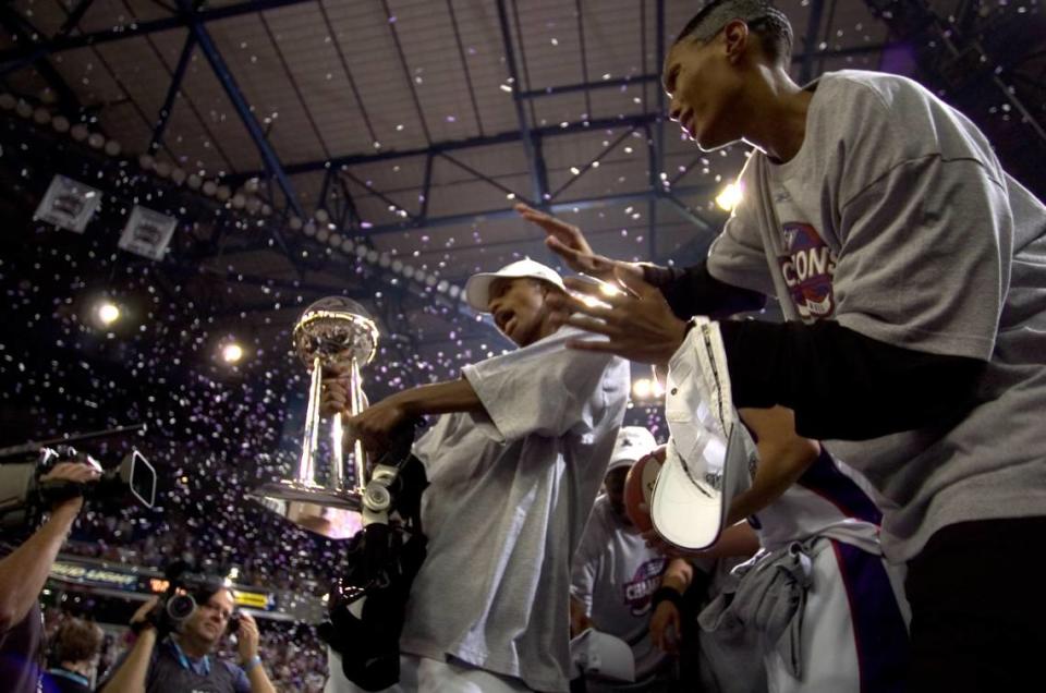 Sacramento Monarchs celebrate their WNBA Championship victory over the Connecticut Sun Tuesday, Sept. 20, 2005 at Arco Arena in Sacramento.