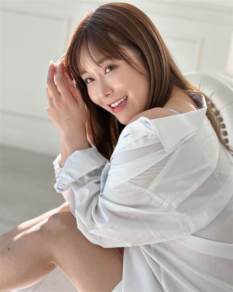 香港第一位日本出道的AV女優25歲的素海霖外型甜美。（圖／翻攝自素海霖 IG）