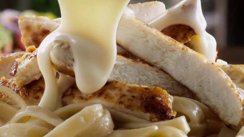 Olive Garden chicken Alfredo 