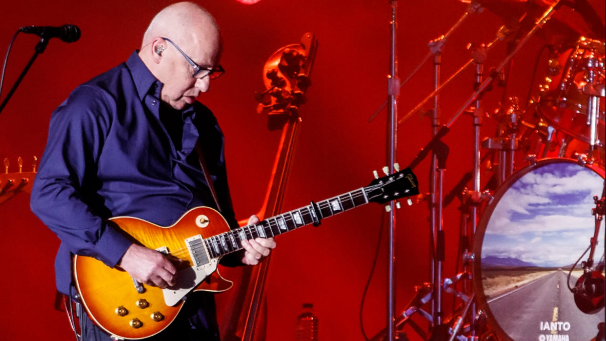  Mark Knopfler performs in concert at Palau Sant Jordi on April 25, 2019 in Barcelona, Spain.  