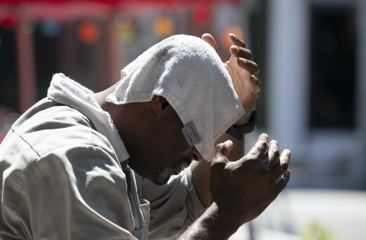 <span class="caption">People should be able to recognize dangerous high temperatures to avoid illness or death from heat.</span> <span class="attribution"><a class="link " href="http://www.apimages.com/metadata/Index/Weather-New-York/6bff4030eae54adb9961adee1da157c1/105/0" rel="nofollow noopener" target="_blank" data-ylk="slk:AP Photo/Mark Lennihan;elm:context_link;itc:0;sec:content-canvas">AP Photo/Mark Lennihan</a></span>