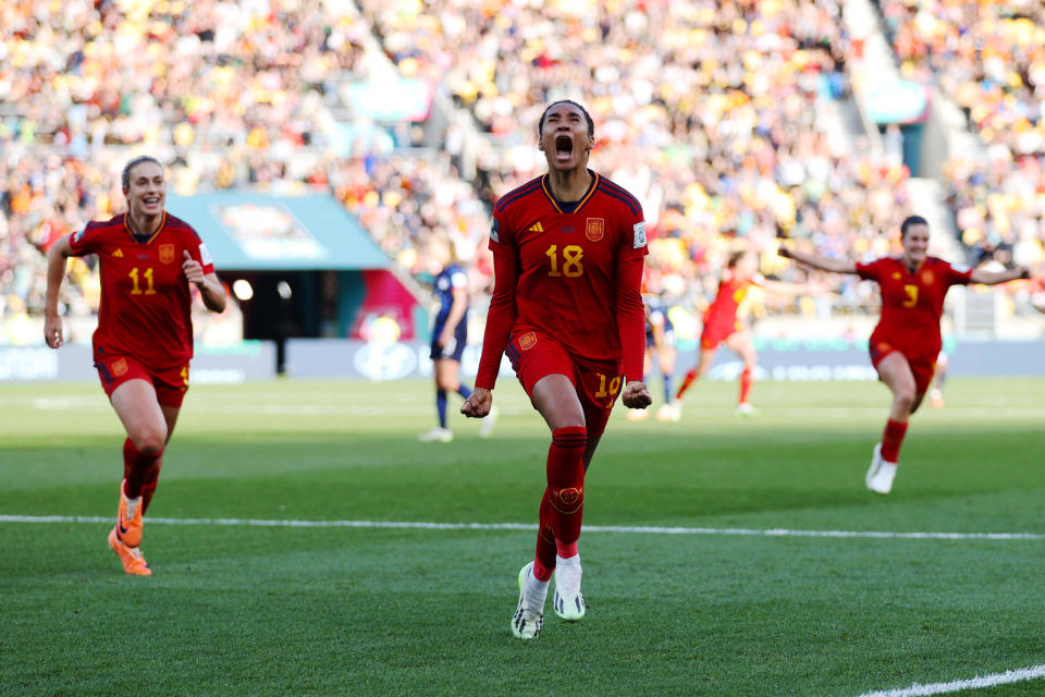 Salma Paralluelo scored late in extra time to lift Spain past the Netherlands on Friday in New Zealand