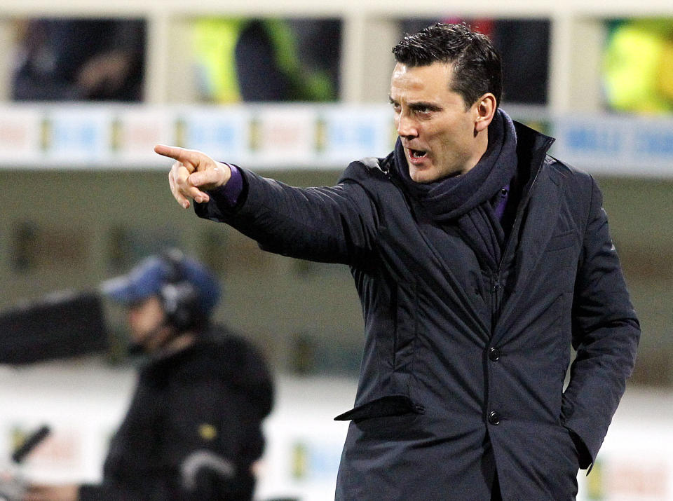 Fiorentina coach Vincenzo Montella gestures during a Serie A soccer match between Fiorentina and Chievo Verona, at the Artemio Franchi stadium in Florence, Italy Sunday March 16, 2014. (AP Photo/Fabrizio Giovannozzi)