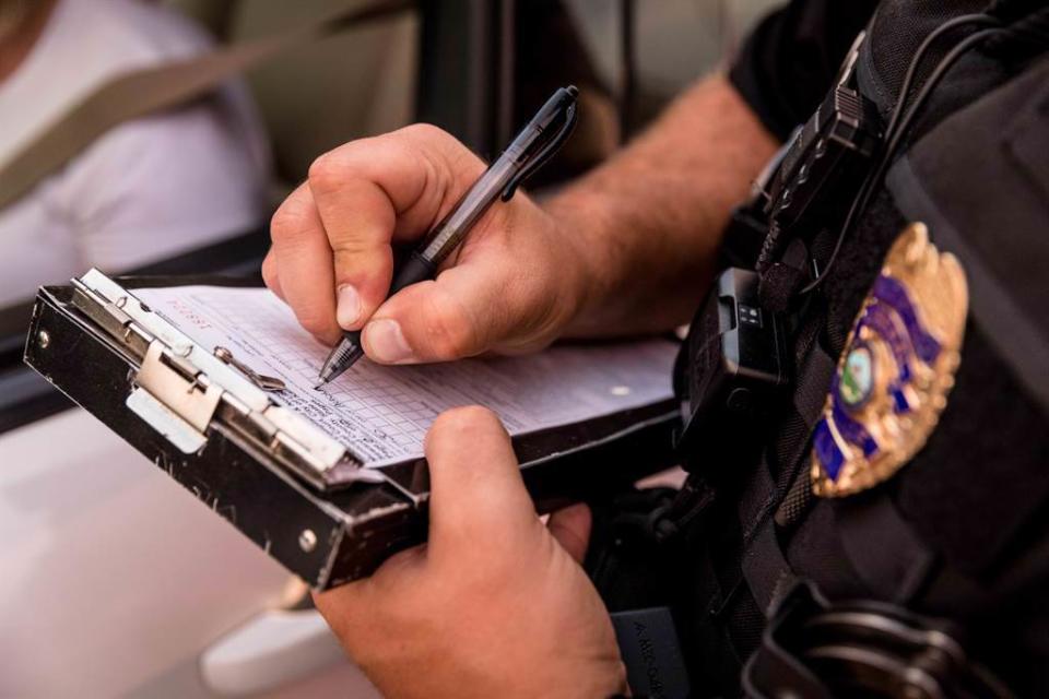 對警察來說，芭樂跟土豆是上班時間絕對不能碰的食物。(示意圖／shutterstock)