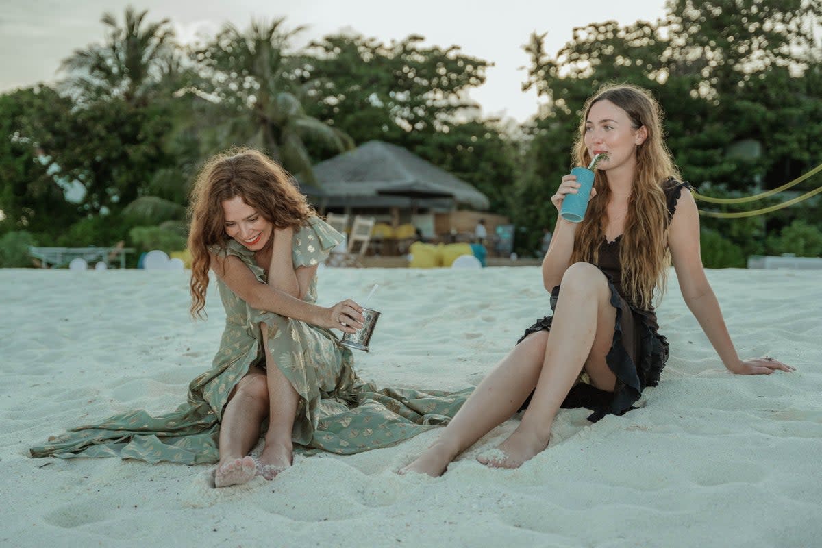 Anna and Gracie chose to prioritise “sunlight over blue light” and limited their phone use on the trip (Avani+ Fares Maldives Resort)