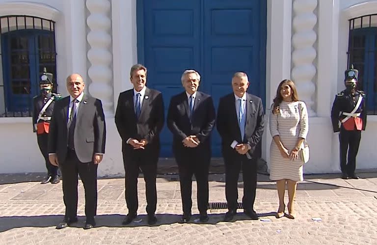 El presidente Alberto Fernández encabeza el acto por el Día de la Independencia.