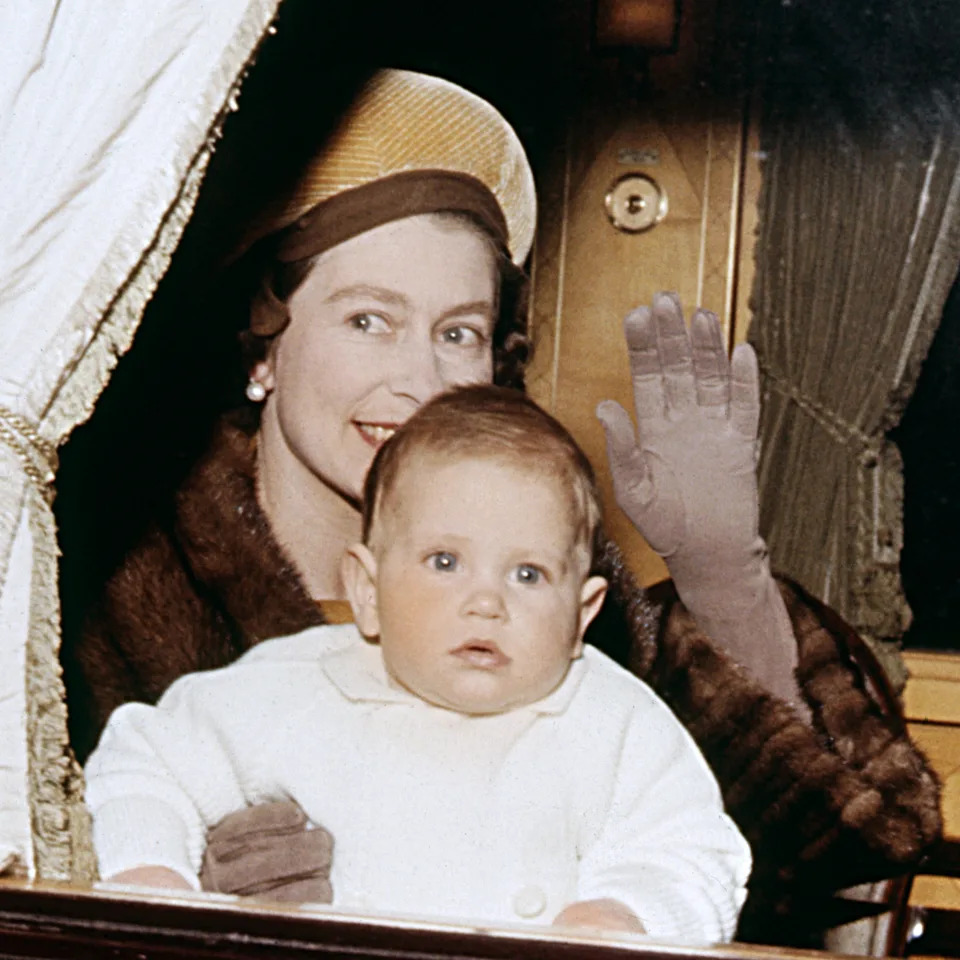 <p>The Queen with her fourth child, Prince Edward, leaving London's Liverpool Street Station for Sandringham in 1964. He was born on 10 March that year at Buckingham Palace. (Getty Images)</p> 