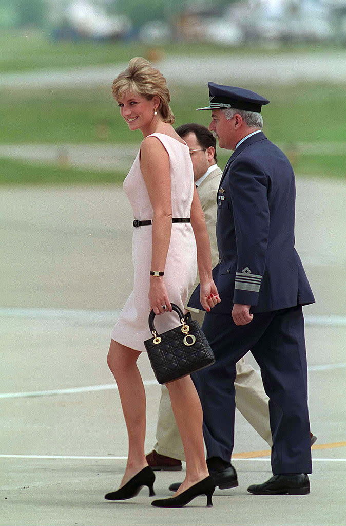 Princess Diana used her Dior bag on her official visit to Argentina in November 1995. (Getty Images)