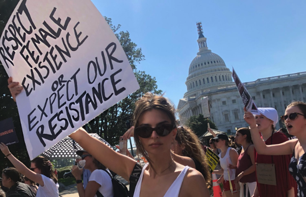 Emily Ratajkowski protests against the Supreme Court nomination of Judge Brett Kavanaugh near Capitol Hill in Washington, D.C., on Oct. 4, 2018. (Photo: Emily Ratajkowski via Twitter)