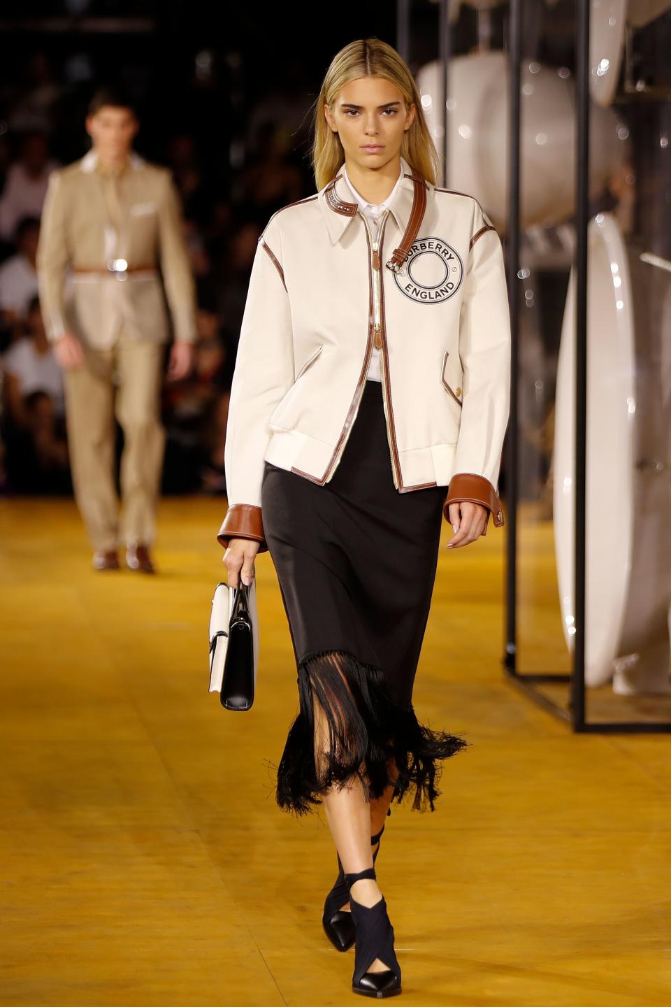 Kendall Jenner made a return to the runway with new blonde locks at Burberry's spring/summer 2020 show. [Photo: Getty Images]