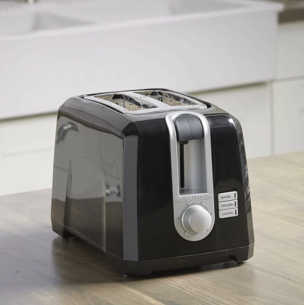 10) Black + Decker 2 Slice Extra Wide Slot Toaster