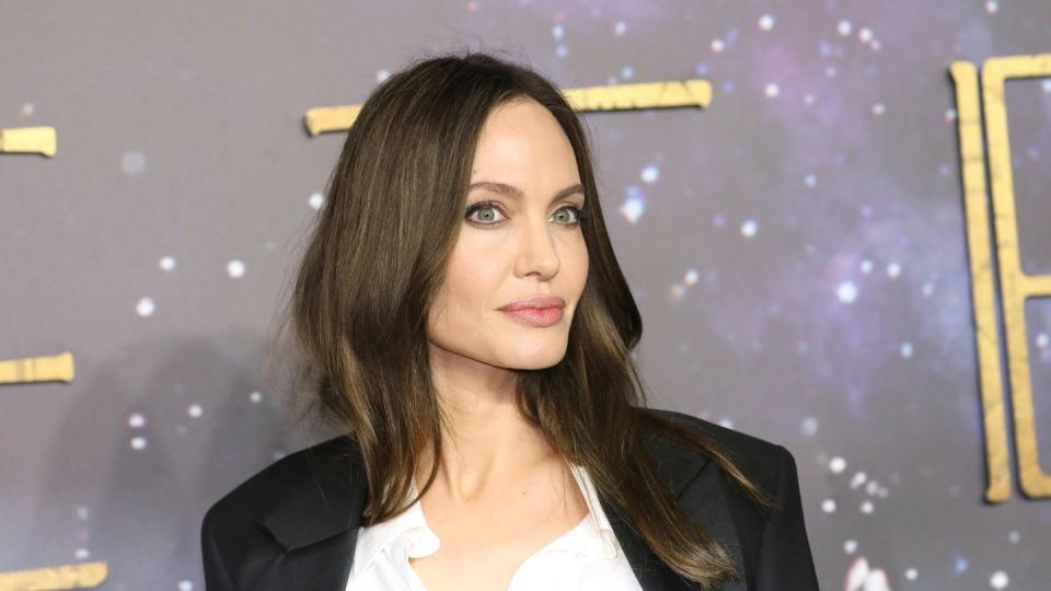 Beruflich sieht sich Angelina Jolie in Zukunft eher hinter der Kamera. (Bild: dpa)