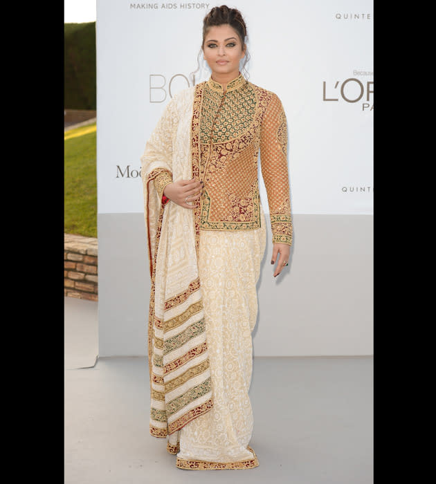 Aishwarya Rai silenced all the critics with a gorgeous appearance at the Cannes red carpet. She was facing a lot of criticism for not losing her pregnancy weight fast enough.