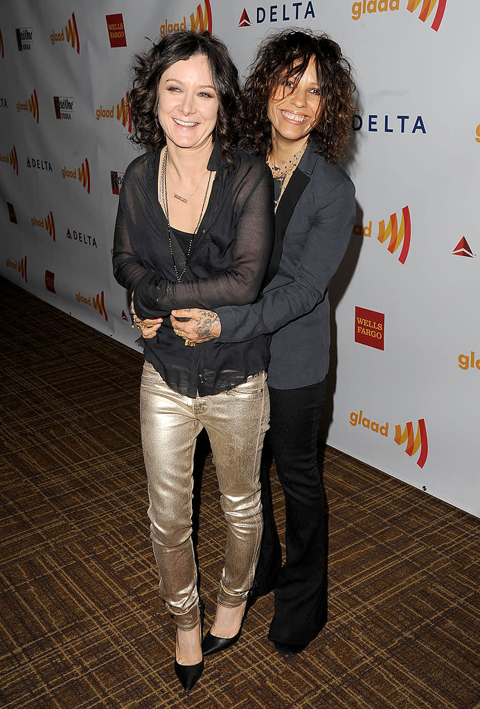 Linda Perry, Sara Gilbert