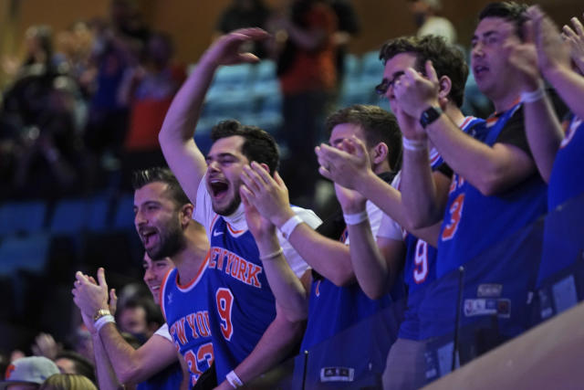 NBA playoffs: Spike Lee joins largest Knicks crowd since COVID-19