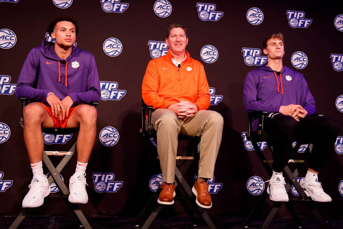 Clemson’s Chase Hunter, head coach Brad Brownell, and Hunter Tyson at the 2022 ACC Tipoff in Charlotte, N.C., Wednesday, Oct. 12, 2022. (Photo by Nell Redmond/ACC)