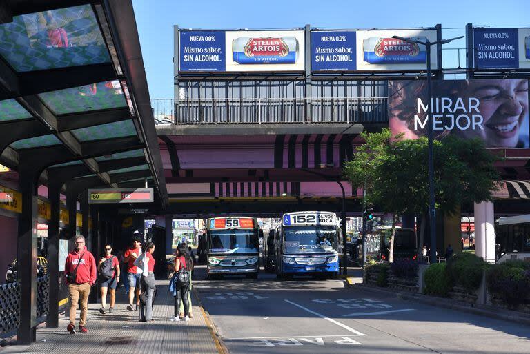 Choferes de colectivos que circulan por Puente Saavedra aseguraron que hay una mayor cantidad de gente tras el cierre de la línea