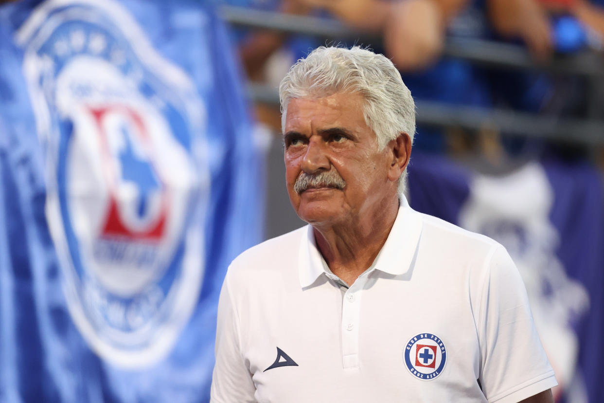 Tuca Ferretti en un partido entre Cruz Azul y Charlotte en agosto pasado. (Omar Vega/Getty Images)