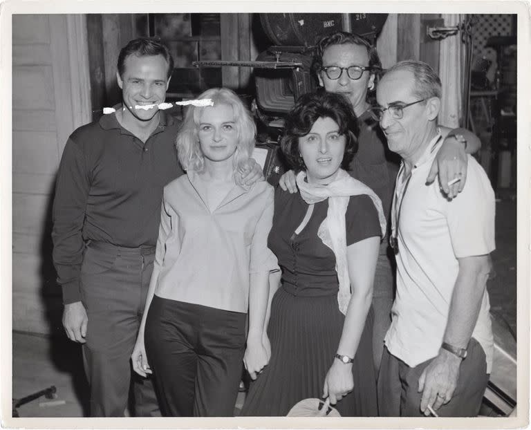 Marlon Brando, Joanne Woodward, Anna Magnani, los actores de Piel de serpiente, junto al dramaturgo Tennessee Williams y el director Sidney Lumet, en pleno rodaje