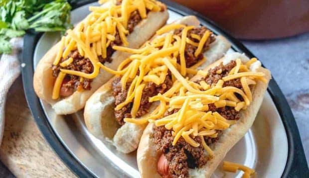 <p><a href="https://www.thecountrycook.net/hot-dog-chili/" rel="nofollow noopener" target="_blank" data-ylk="slk:The Country Cook;elm:context_link;itc:0;sec:content-canvas" class="link ">The Country Cook</a></p>