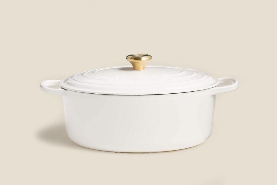 Le Creuset Signature Eight-Quart Oval Dutch Oven